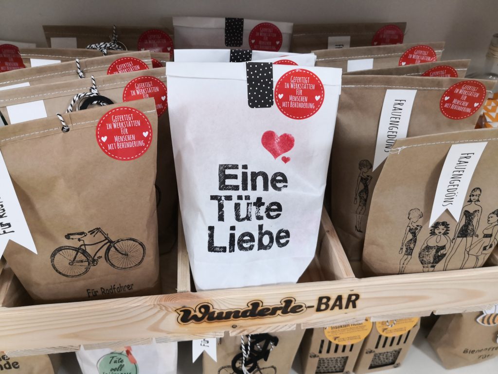 Nachhaltige und ökologische Geschenke - mit viel Liebe handgemacht in Werkstätten für Menschen mit Behinderung.