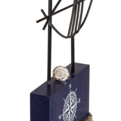 Deko-Fisch auf Holzsockel mit Juteband