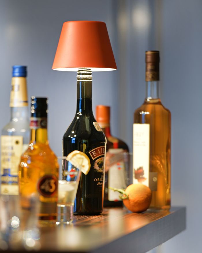 SOMPEX TOP - Akku-Flaschenleuchte - 1,5W in verschiedenen Farben, Mood-Shot