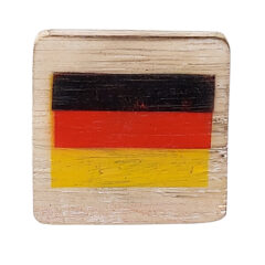 Wörterpuzzle - Holztafeln mit Buchstaben, Zeichen, Symbolen - Deutschlandflagge