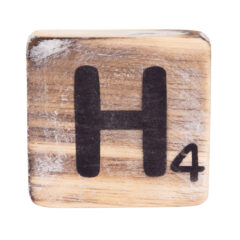 Wörterpuzzle - Holztafeln mit Buchstaben, Zeichen, Symbolen - H
