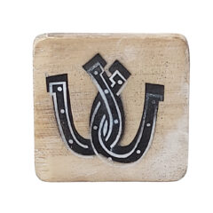 Wörterpuzzle - Holztafeln mit Buchstaben, Zeichen, Symbolen - Hufeisen