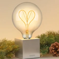 LED Leuchtmittel - Heart by Sompex - Moodbild mit einer winterlichen Dekoration