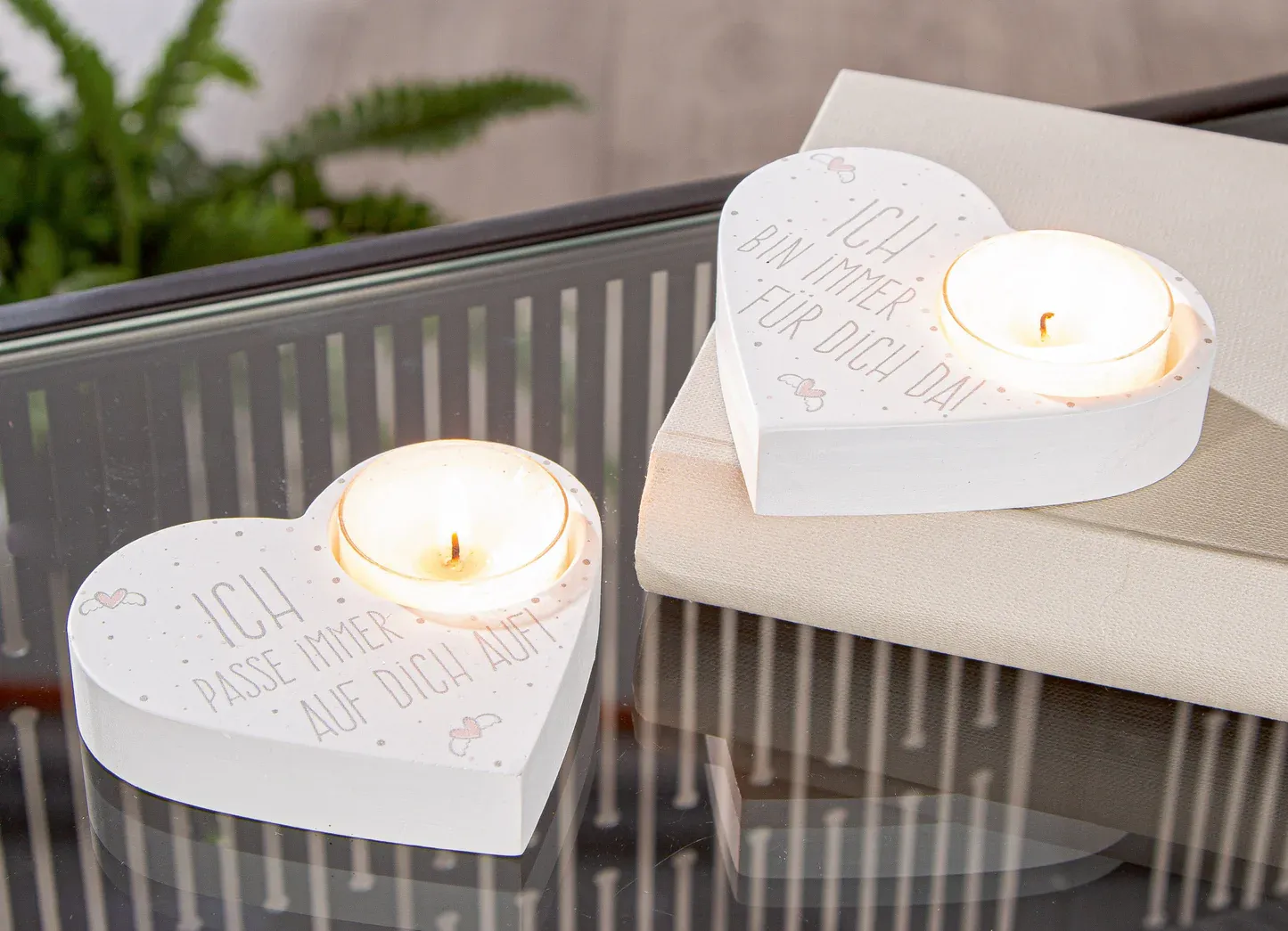 Teelichtleuchter "Herzchen" aus Gips mit Teelicht, Stimmungsbild