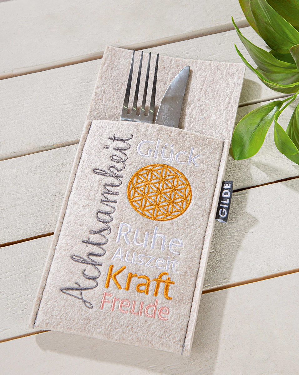 Bestecktasche "AchtsamZeit" aus Filz mit Blume des Lebens, Stimmungsbild