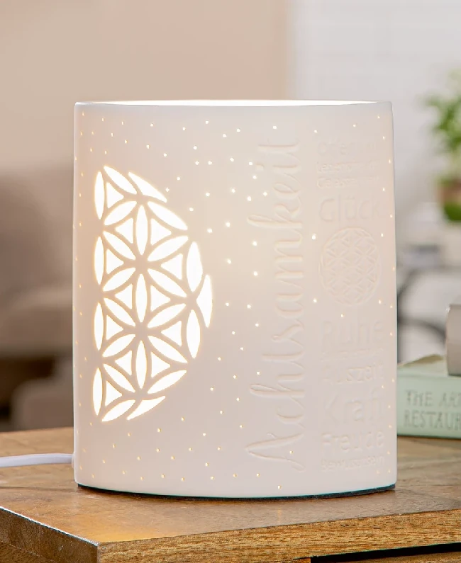 Tischleuchte "AchtsamZeit" aus Porzellan, Stimmungsbild