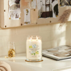 Yankee Candle Duftkerze - Midnight Jasmine, großes Glas - Moodshot