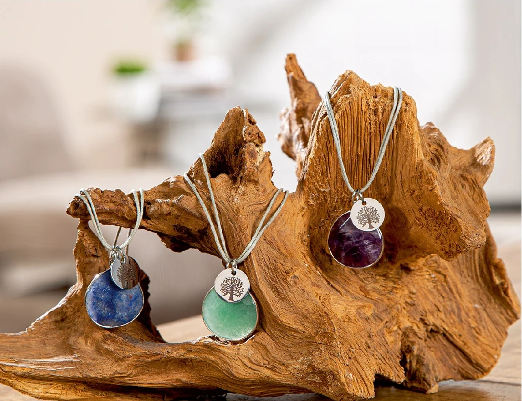 Halskette mit Schmuckstein "Lebensbaum", Stimmungsbild