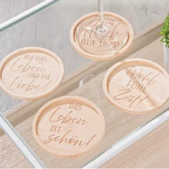 Runder Untersetzer aus Holz mit Spruch, Stimmungsbild