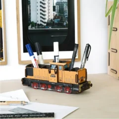 WERKHAUS Stiftebox Diesellok V60 Goldbroiler