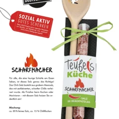 Kochlöffel „Teufelsküche“ mit Chilisalz im Reagenzglas